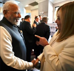 PM Modi At G7: पीएम मोदी ने ग्लोबल लीडर्स से की मुलाकात, अहम विषयों पर हुई चर्चा - image