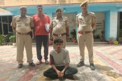 पांच दिन तक छिपता रहा पेड़ों की टहनियों पर, गडरिए के भेष में पहुंची पुलिस,
घेराबंदी करके गलघोंटू हत्यारोपी को पकड़ा - image