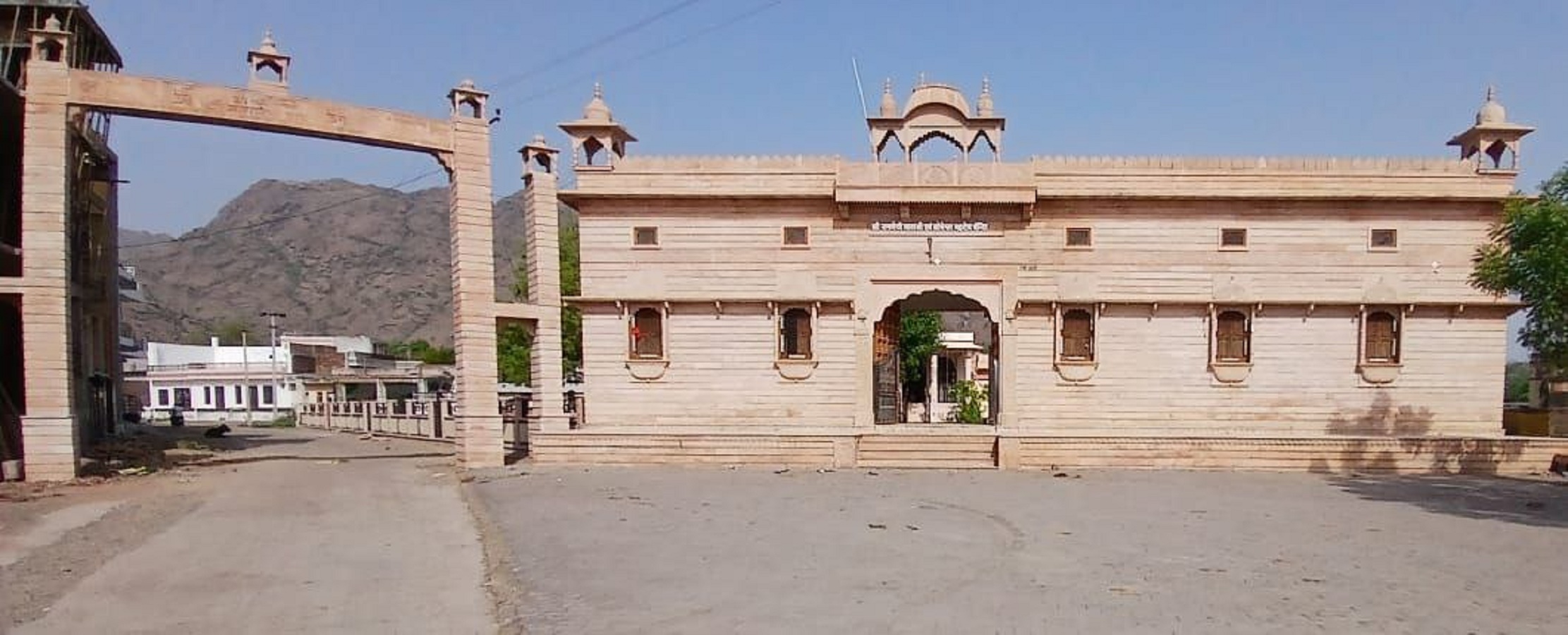 मंदिर के विकास को और विस्तार देगा श्री नागणेची माताजी एवं सोमेश्वर महादेव सेवा
संघ मायलावास