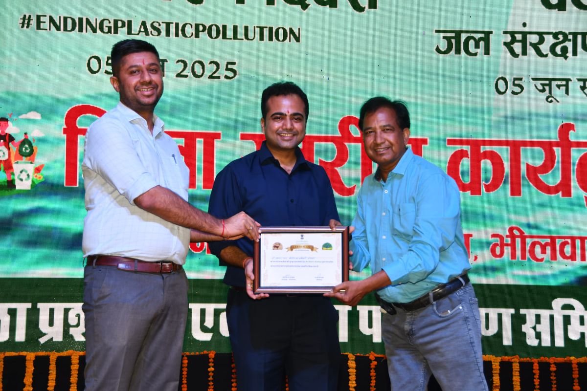 अफसरों व जनप्रतिनि धियों ने ली पौध संरक्षण की शपथ, सम्मान