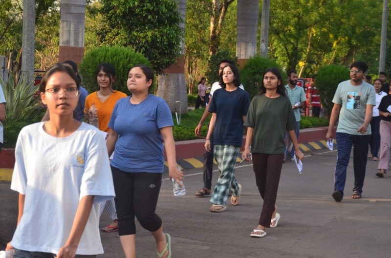 नीट में अच्छे स्कोर लाओ, इतनी कम फीस में एमडी-एमएस पढ़ो