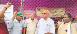 पेंशन में बढ़ोतरी समेत विभिन्न मांगों को लेकर वरिष्ठ नागरिकों ने किया प्रदर्शन - image