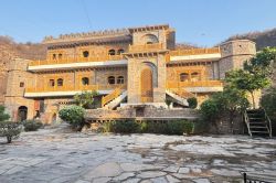 अलवर में कई फोर्ट, प्रचार करें तो बन जाए बेस्ट वेडिंग डेस्टिनेशन - image