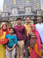 परिवार के साथ दिनेश शर्मा।