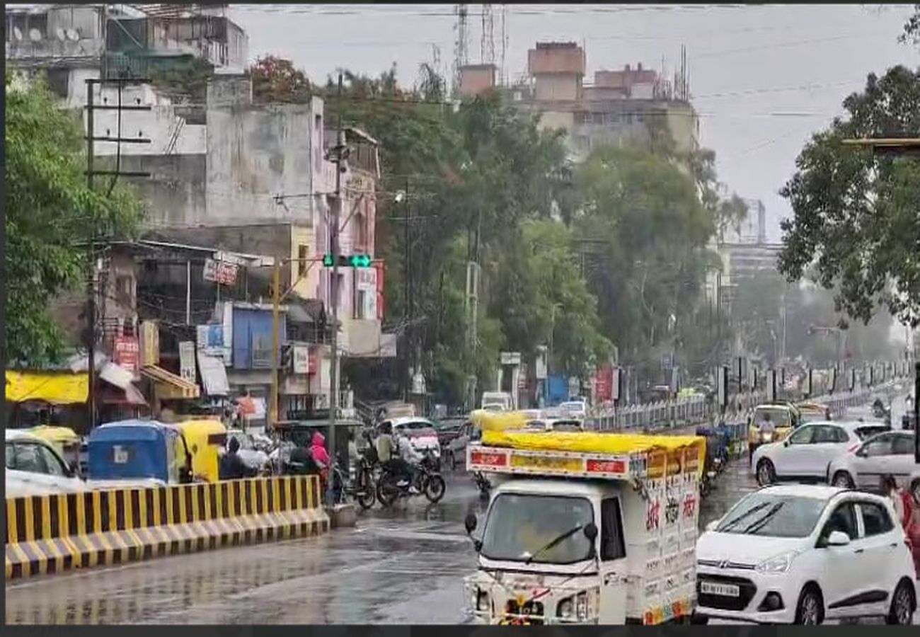 सुबह से शाम तक रिमझिम, 5.8 डिग्री गिरा दिन का तापमान