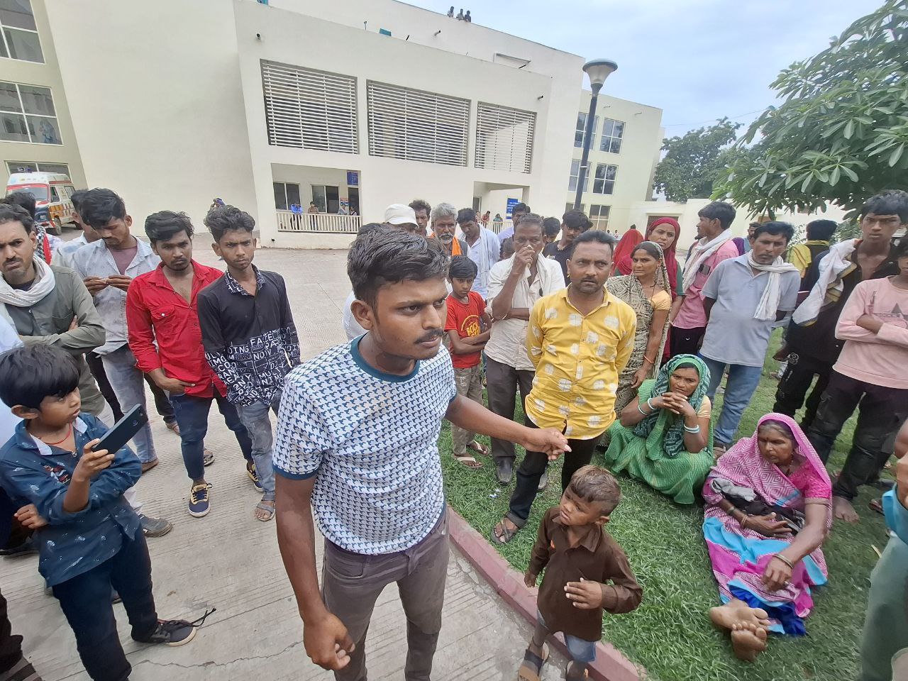 जच्चा-बच्चा की मौत पर हंगामा, पति ने कहा मेरी दुनिया उजड गई यह कैसा अस्पताल