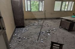 अलवर डीईओ ऑफिस में लेंटर का प्लास्टर गिरा, बड़ा हादसा टला - image