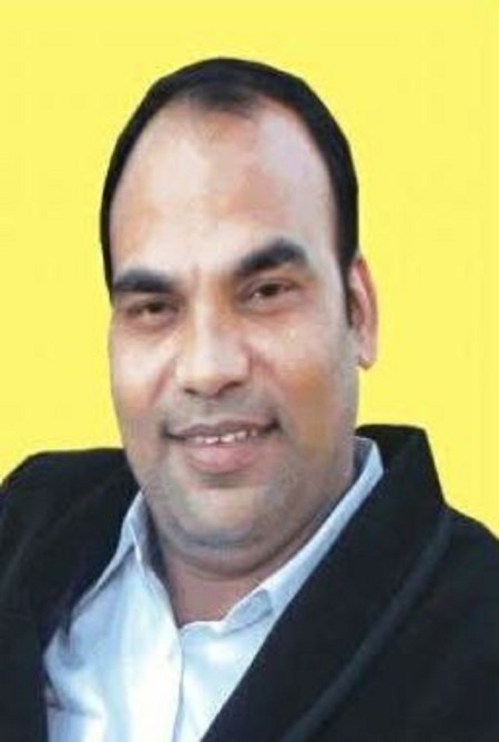 मौके से पुलिस ने बरामद किया है सुसाइड नोट व सल्फास की डिब्बी