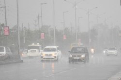 Heavy Rain Warning: MP में टूटा 17 साल का रिकॉर्ड , 12 जिलों में भारी बारिश का
रेड अलर्ट - image