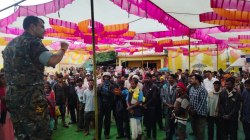 नक्सली संपत व सुमन के गांव से एसपी का अह्वान कर दो सरेंडर, खरोंच नहीं आने देंगे - image