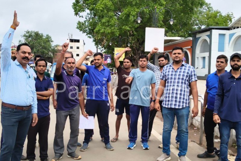 railway contract staff warned agitation Katni Junction mp news (फोटो सोर्स- Patrika.com)