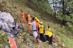 उत्तराखंड में हेलीकॉप्टर हादसों का सिलसिला जारी, 37 दिन में पांच हादसे, 13 की
मौत - image