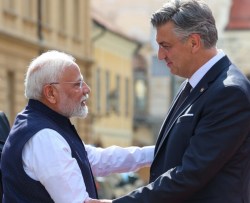 खास रहा पीएम मोदी का क्रोएशिया दौरा, दोनों देशों के संबंधों को और मज़बूत करने
समेत अहम विषयों पर हुई चर्चा - image