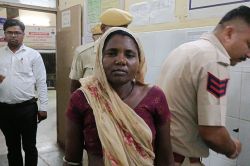 Rajasthan: वह आया और पति का शव चारपाई पर लिटाकर चला गया, 7 बच्चों के सिर से उठा
पिता का साया - image