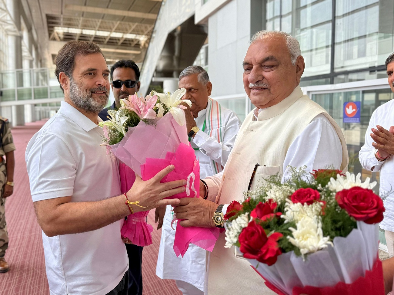 हरियाणा में पार्टी के संगठन को फिर से खड़ा करने की कवायद, चंडीगढ पहुंचे राहुल
गांधी
