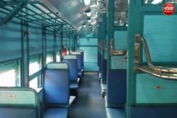 रेलवे की नई पहल: ट्रेन के कोच में झाड़ू-वाइपर लेकर चलेगी रेल की ‘स्वच्छता सेना’,
सफर अब होगा और साफ-सुथरा - image
