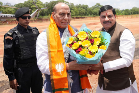 Defense Minister Rajnath Singh reached Pachmarhi to conclude BJP training camp
