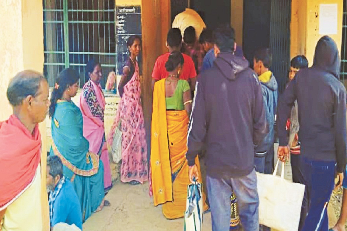Ration Card Rules: राशन कार्ड के नियमों में बड़ा बदलाव! बिना OTP नहीं मिलेगा
चावल, जानें पूरी डिटेल