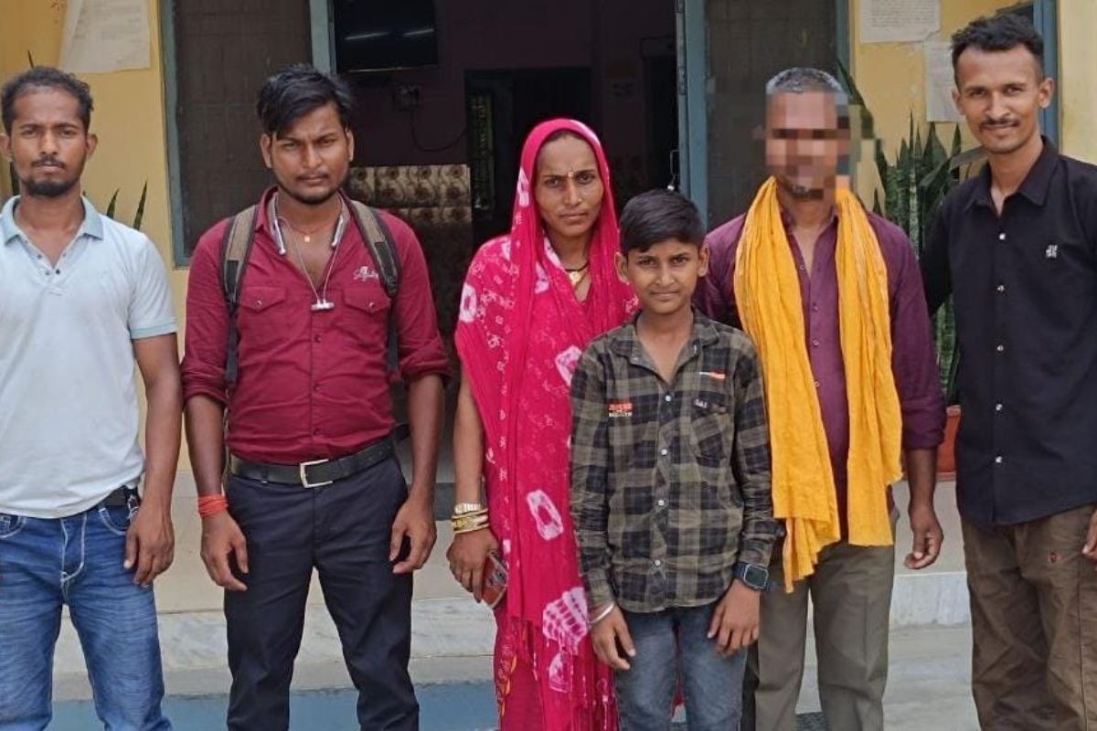 सिंदूर की लाज और सेवा की मिसाल: 5 साल बाद मानसिक चिकित्सालय से मिला सुहाग, छलक
पड़े भावनाओं के आंसू