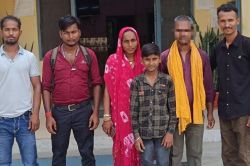 सिंदूर की लाज और सेवा की मिसाल: 5 साल बाद मानसिक चिकित्सालय से मिला सुहाग, छलक
पड़े भावनाओं के आंसू - image