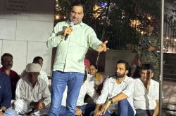 रेजिडेंट डॉक्टरों ने उदयपुर व जोधपुर में की हड़ताल, जयपुर में काली पट्टी बांधकर
विरोध, इधर: बेनीवाल समर्थन में उतरे, आज सीएम हाउस का करेंगे घेराव - image