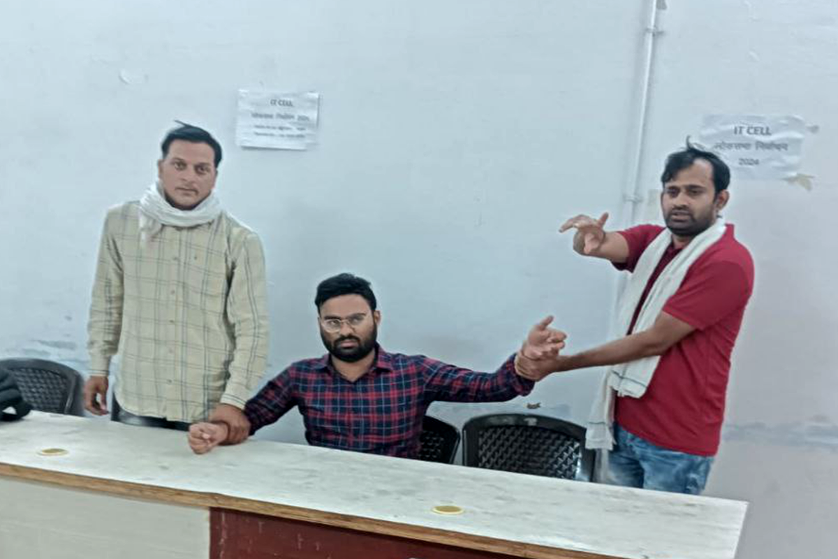 8 हजार रिश्वत लेते रंगे हाथों पकड़ाया पटवारी, लोकायुक्त टीम का बड़ा एक्शन
