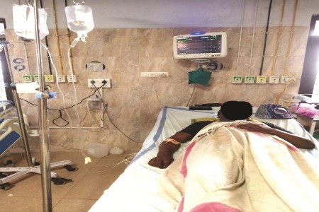CG News: सांप काटने के बाद मरने की स्थिति में पहुंच चूका था मरीज, एमसीएच के डॉक्टरों ने बचाई जान