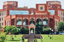Rajasthan: शिक्षा विभाग की रैंकिंग में पहली बार पहले पायदान पर आया राजस्थान का
ये जिला - image
