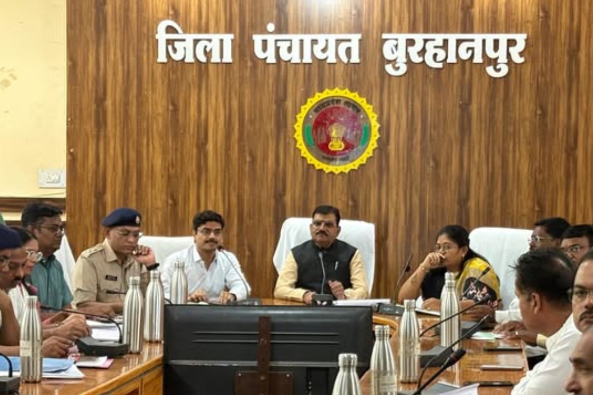शहर के प्रमुख चौराहों का होगा चौड़ीकरण, बैठक में लिया गया अहम फैसला