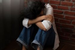 तेलंगाना से तस्करी कर राजस्थान में बेची गई 10वीं की छात्रा, खरीददार ने किया यौन
शोषण, दादी की शिकायत से खुला राज - image