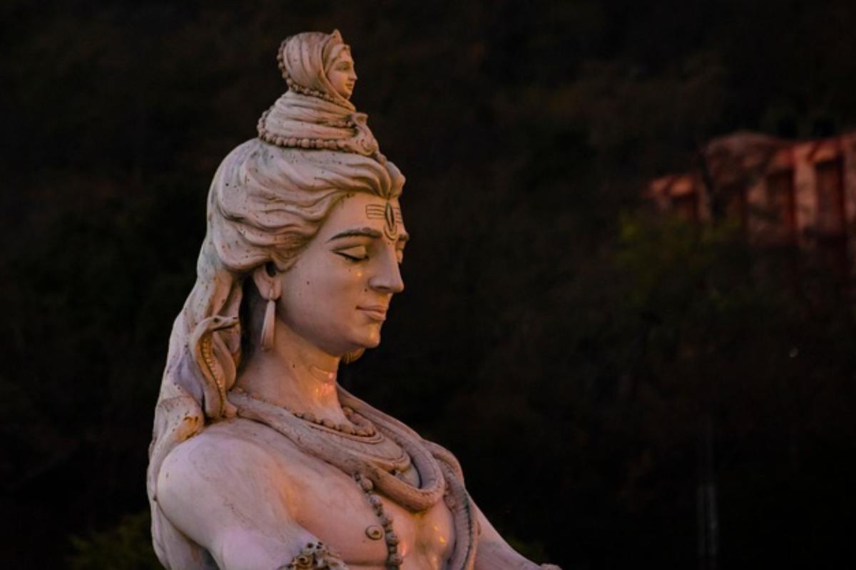 सर्वार्थ सिद्धि योग में सोम प्रदोष पूजा का मिलेगा यह विशेष फल, शिव पुराण के इस
उपाय से दूर हो जाएगी आर्थिक तंगी