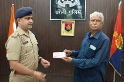 बरेली पुलिस ने बरामद किए 60 लाख के 290 चोरी के मोबाइल, एसपी सिटी ने लोगों को
पुलिस लाइन बुलाकर सौंपे - image