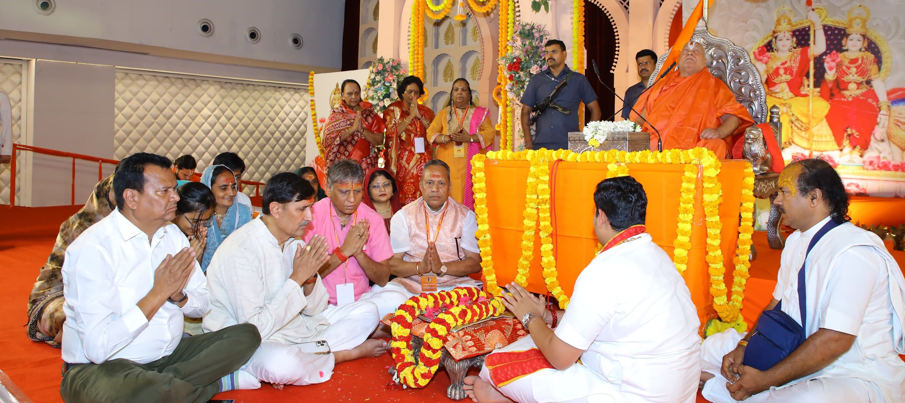 राम नाम के जाप से मिटते हैं दुख: संत रामभद्राचार्य