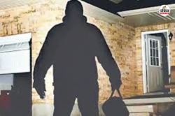 Theft in Deputy collector house: डिप्टी कलेक्टर के शासकीय आवास में चोरों का
धावा, ज्वेलरी-कैश समेत अन्य सामान ले उड़े - image