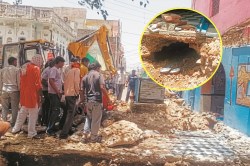 टोंक में शिव मंदिर की नींव खुदाई में निकला सांप… ठेकेदार ने घबराकर रुकवाई JCB,
लोगों ने पिलाया दूध - image