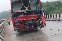 Accident: उदयपुर में भीषण हादसा, 2 ट्रेलरों के बीच फंसी निजी बस, केबिन के उड़े
परखच्चे, आधा दर्जन यात्री गंभीर घायल - image