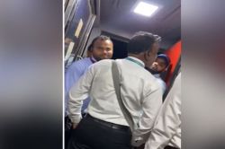 संगम एक्सप्रेस में सीट के बदले रिश्वत मांगता दिखा टीटीई, वीडियो वायरल होने पर
डीआरएम ने किया सस्पेंड - image