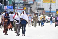 Rajasthan Weather : राजस्थान में 14 व 15 जून को बारिश के आसार, आज पारा रहेगा
उफान पर, कोटा व इन जिलों में रेड अलर्ट की चेतावनी - image
