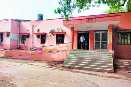 महिला की मौत पर परिजनों ने किया हंगामा