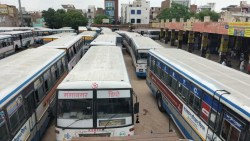 साढ़े सात घंटे थमे रहे रोडवेज बसों के पहिए - image