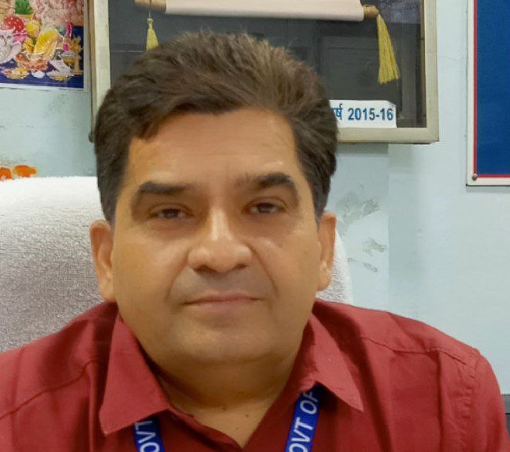 डॉक्टर इलाज ही नहीं जिंदगी का भरोसा भी लौटाते हैं : डॉ. अनिरुद्ध कौशल