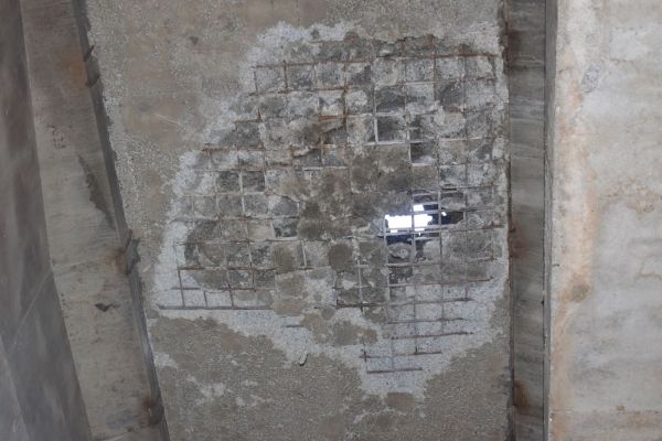 Pothole formed in the road due to RCC collapse, ROB was started without inauguration one and a half year ago