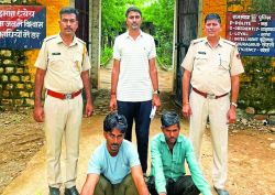 बड़ी कार्रवाई : 325 जिलेटिन छड़, 214 डिटोनेटर और 122 फ्यूज जब्त - image