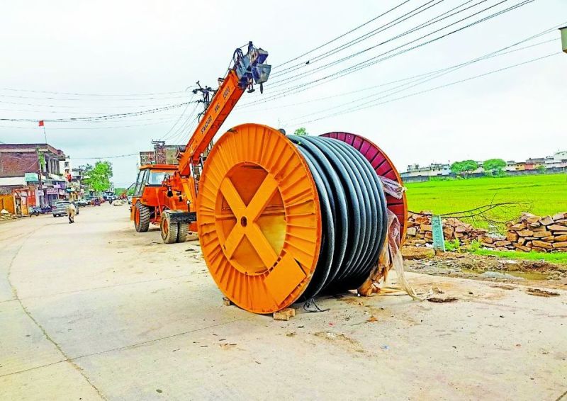 मेलखेड़ी रोड पर करीब 500 मीटर की 11 केवी अण्डरहैड केबल डालने का कार्य शुरु कर दिया गया है, जिससे अब आपूर्ति सुचारु रहेगी।