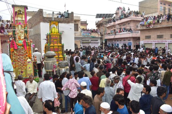 Tajiks were taken out in the city with mournful tunes in memory of the martyrs of Karbala.