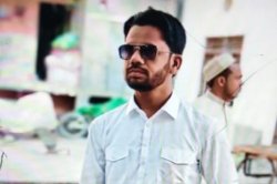 पूल पार्टी में हादसा, स्टंट करते समय डूबे युवक की मौत - image