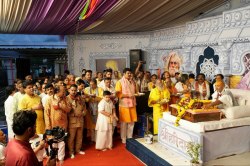 राधारानी हमारे भीतर की गंदगी नहीं देखती वे करुणामयी हैं- किशोर दास देवजू महाराज - image
