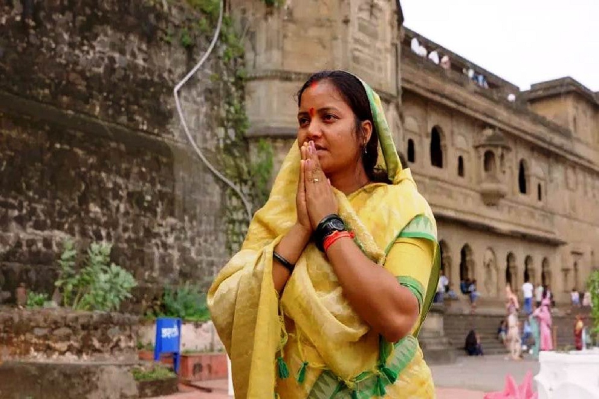मंत्री लक्ष्मी राजवाड़े का MP दौरा… इन मंदिरों के दर्शन कर छत्तीसगढ़ की सुख समृद्धि और प्रगति की कामना की, देखें Photos