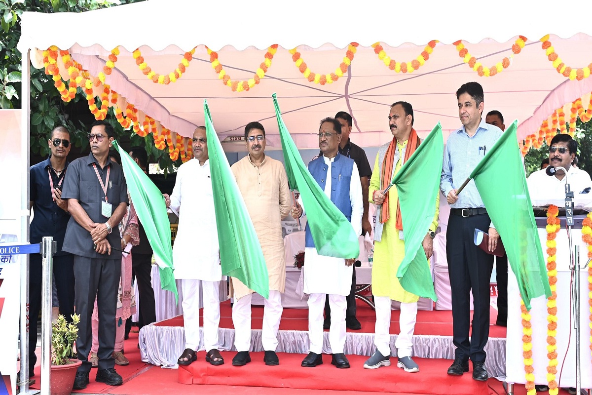 CG News: CM साय ने मैदानी स्वास्थ्य अमले के लिए 151 नए वाहनों को दिखाई हरी झंडी,
कही ये बात, देखें तस्वीरें