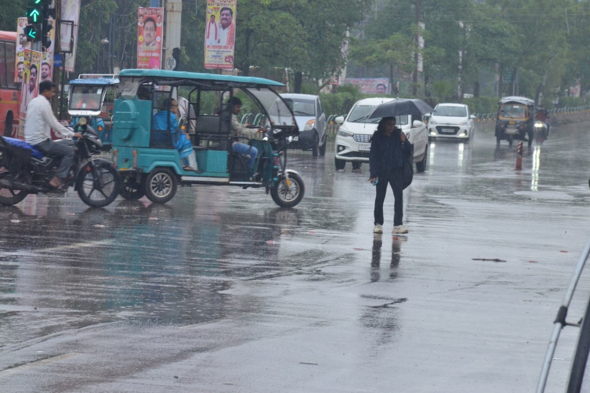 Monsoon 2025: अगले 5 दिन तक भारी बारिश का अलर्ट, इन जिलों में जमकर बरसेंगे बादल…
जानें हाल